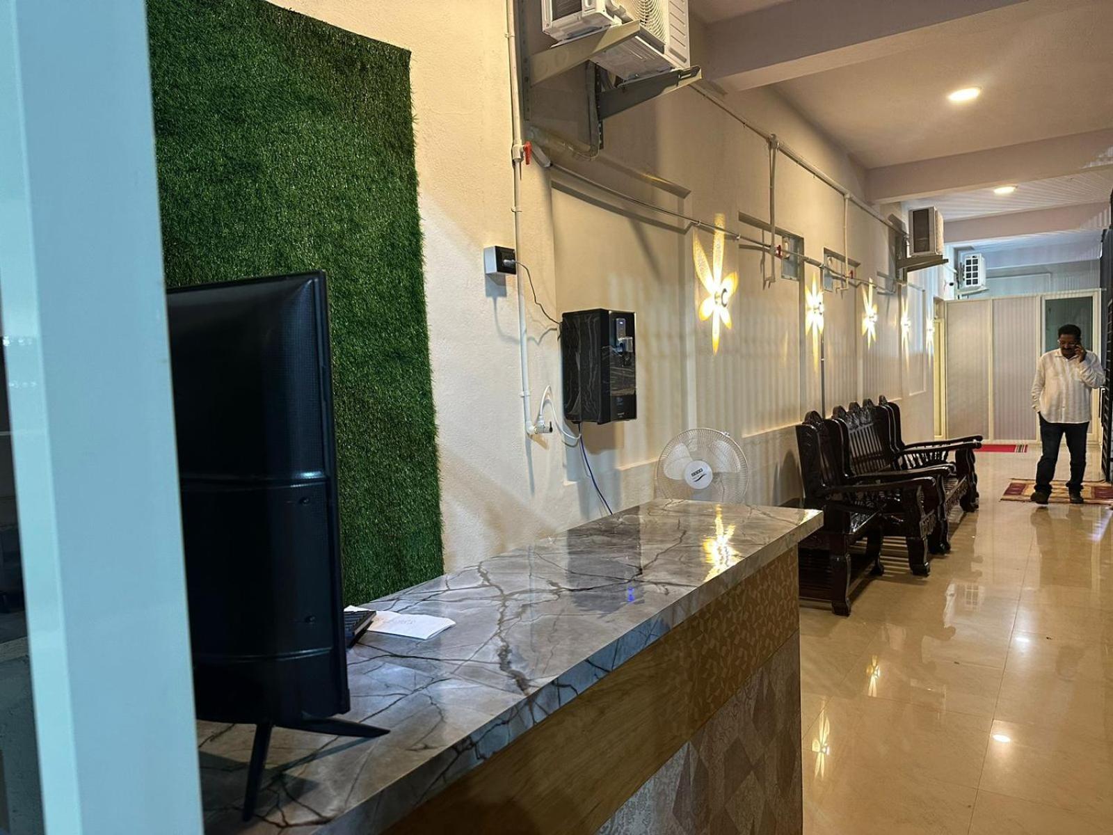 Yatri Nivas Sagara Hotel Exterior photo